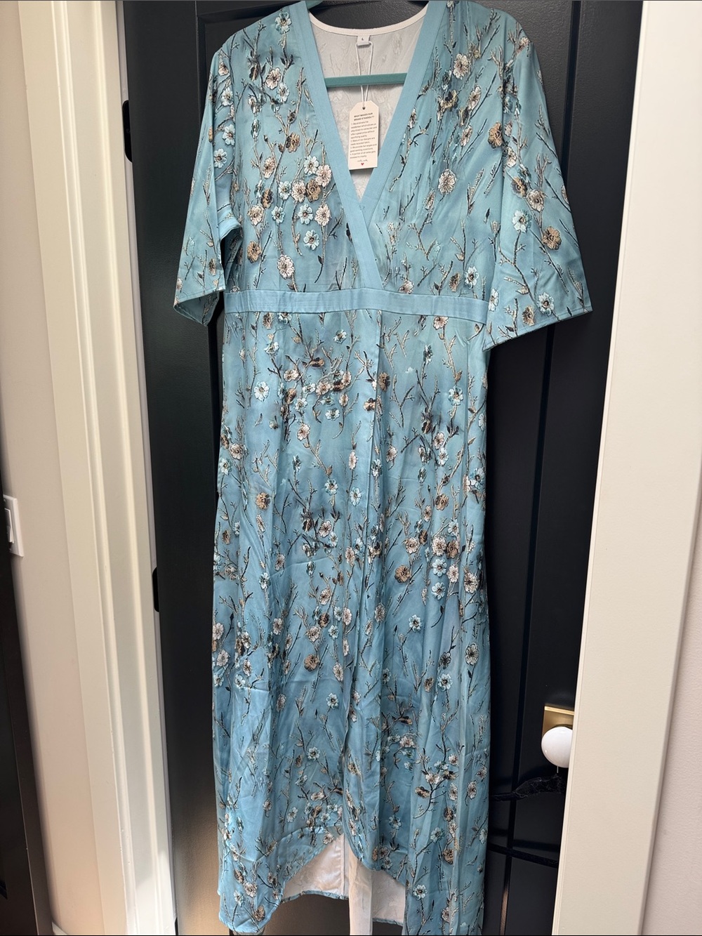 Pretty dress great for wedding or party